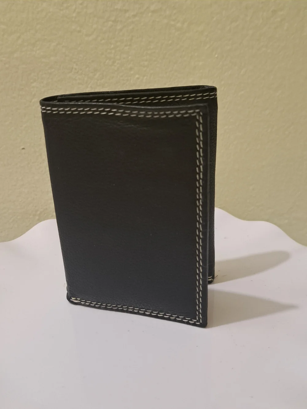 G. H. Bass & Co. Trifold Men's Genuine Leather Wallet